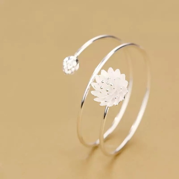 Romantic 925 S Silver Lotus Flower Bracelet - Picture 4 of 5